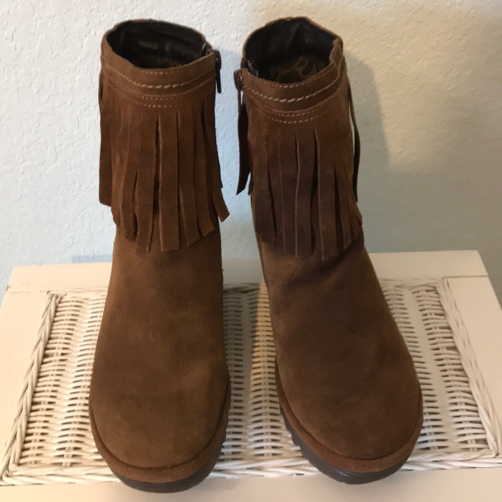 🆑SALE PRICE🆑Beautiful London Fly Boot With Box